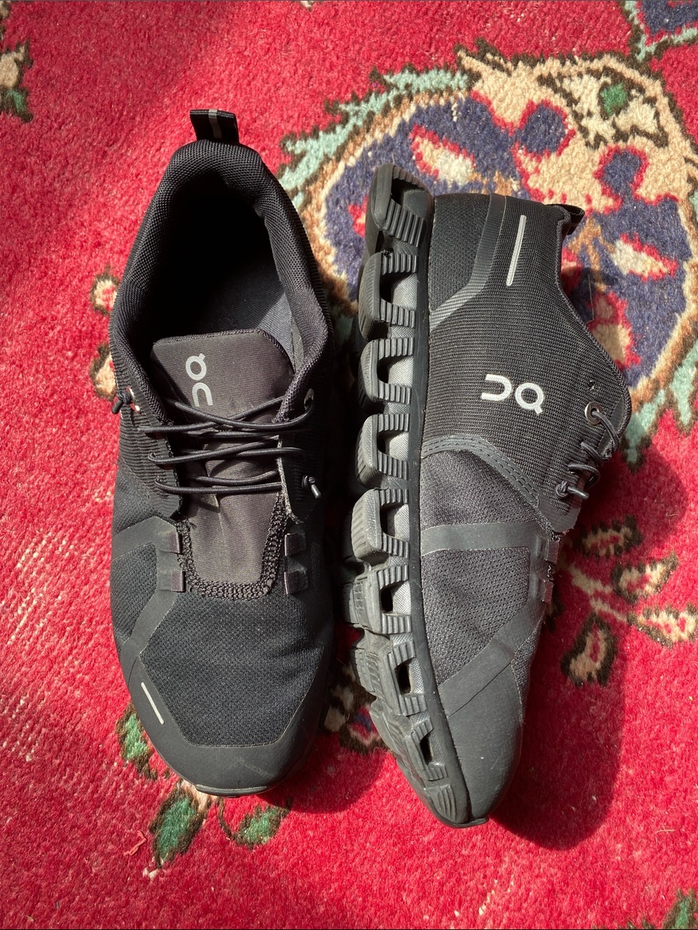 On Running Women’s Trail Black Sneakers Size 8.5